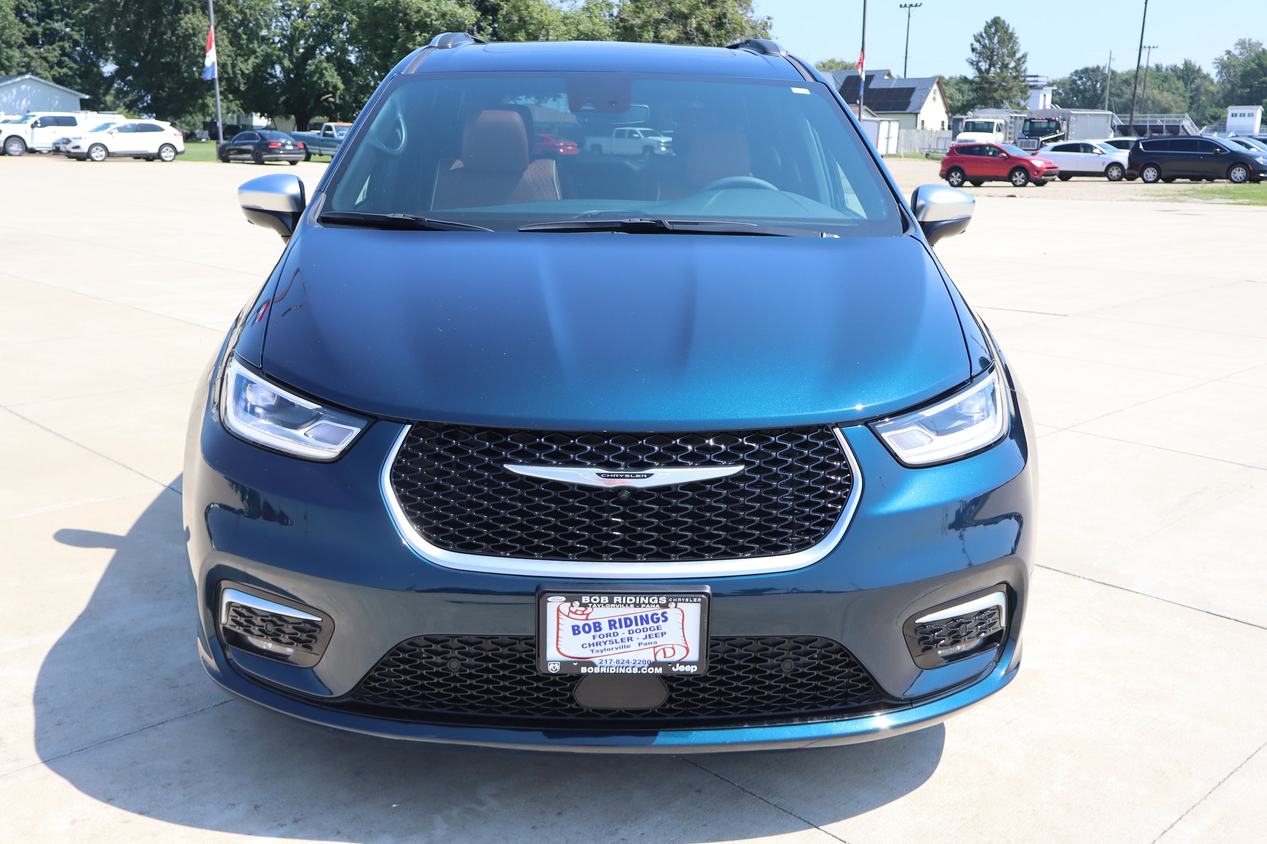 chrysler pacifica phev 2025 2C4RC1N76SR560544 image chrysler pacifica phev 2025 2C4RC1N76SR560544 image
